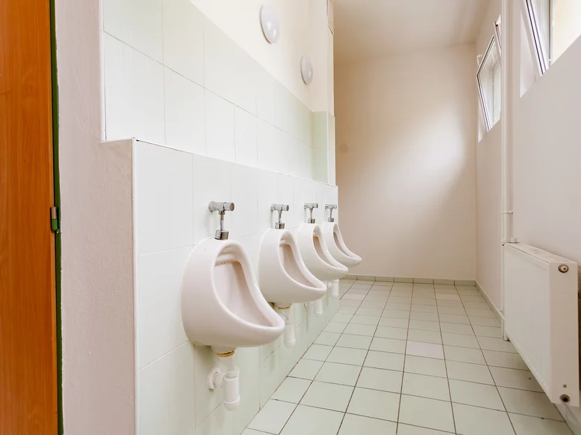 pisoáre na pánskom wc pisoáre na pánskom wc